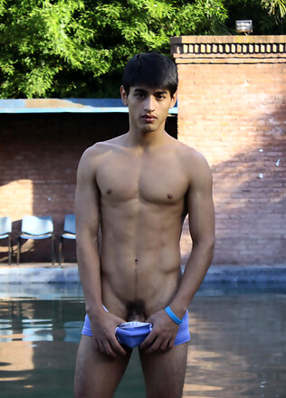 Horny gay stranger wanks to Fox outby