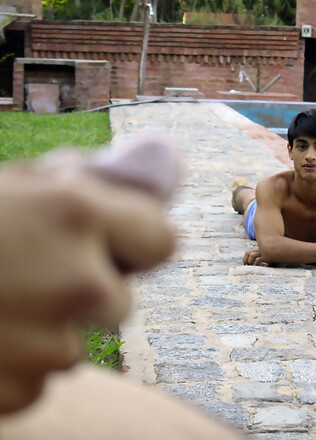 Horny gay stranger wanks to Fox outby