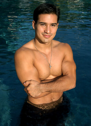 Hot latino star Mario Lopez