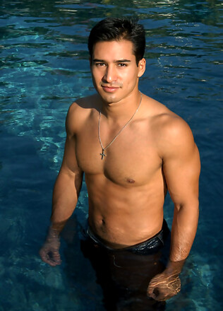 Hot latino star Mario Lopez