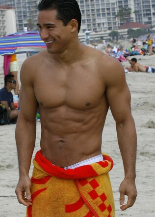 Hot latino star Mario Lopez
