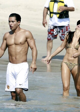 Hot latino star Mario Lopez