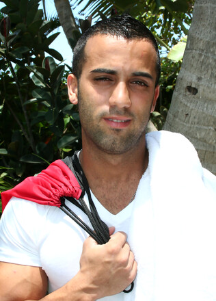Mike Gomez - New Hot Meat !!!