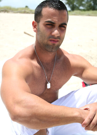 Mike Gomez - New Hot Meat !!!