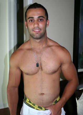 Mike Gomez - New Hot Meat !!!