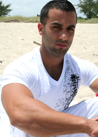 Mike Gomez - New Hot Meat !!!