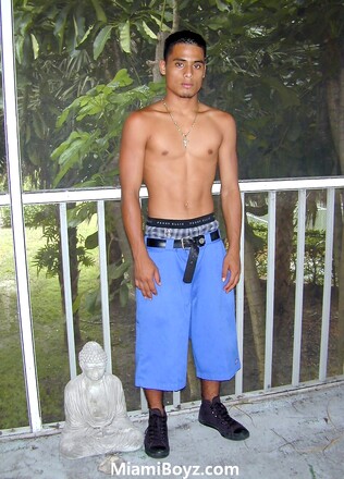 18 year old student from Guatemala Manuel