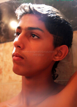 Cute latino twink wanking off his cock