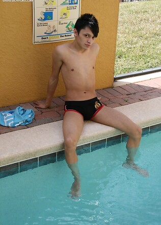 Latin twink Diego Starr exposes smooth bare ass.