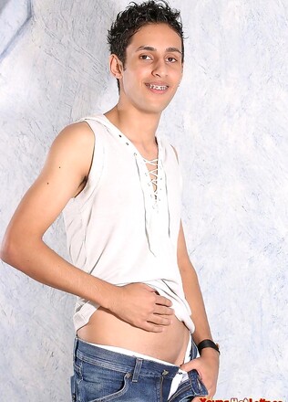 Skinny latino boy Mauricio strokes dick
