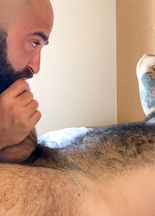 Fill My Hairy Hole Daddy!