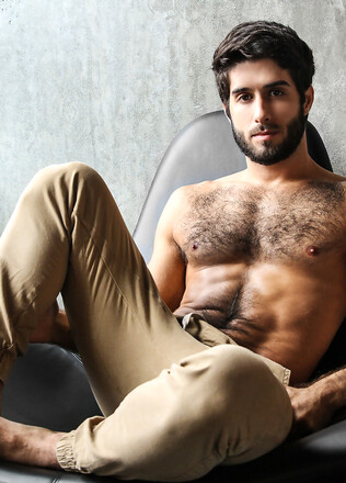 Athletic men Diego Sans & Ryan Bones bareback