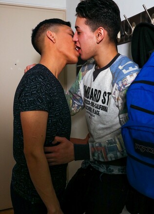 Kaleb Dayne and Etienne fuck
