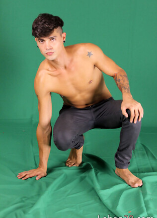Perfectly build gay hottie shows it all