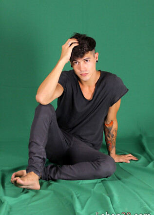 Perfectly build gay hottie shows it all